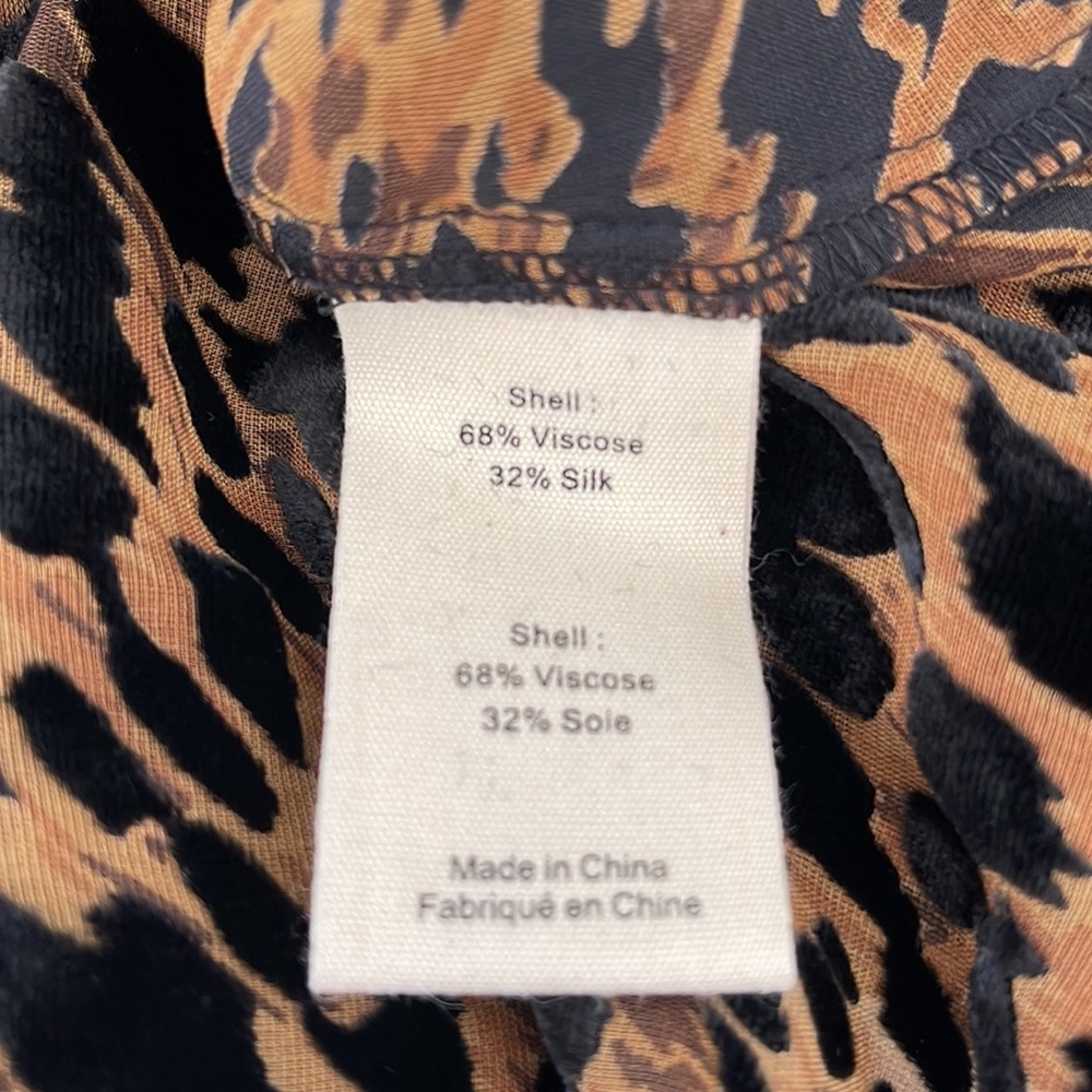L AGENCE
Laurent Silk Leopard Velvet Shirt - Picture 11 of 12